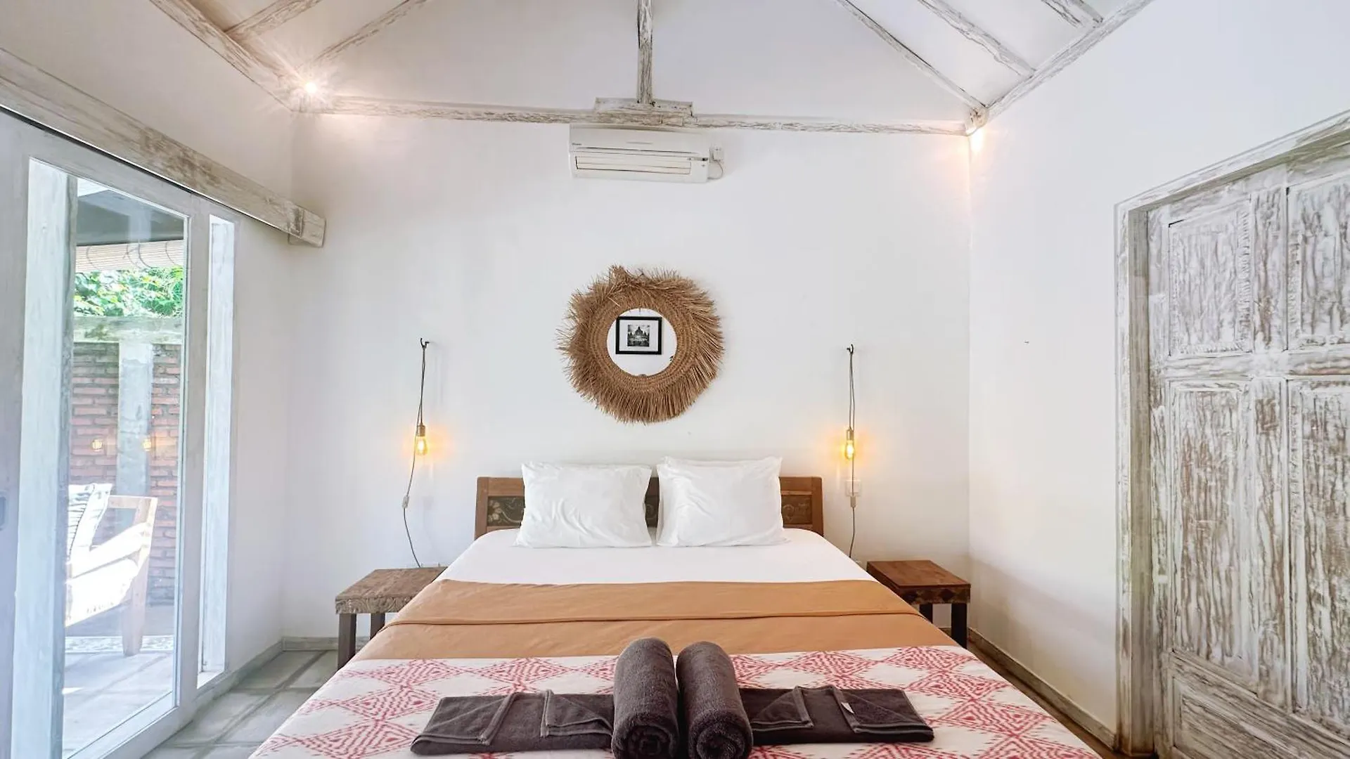 Villa Samudra & Villa Grey Damai - 6 Bedrooms Bingin Uluwatu  Indonesia