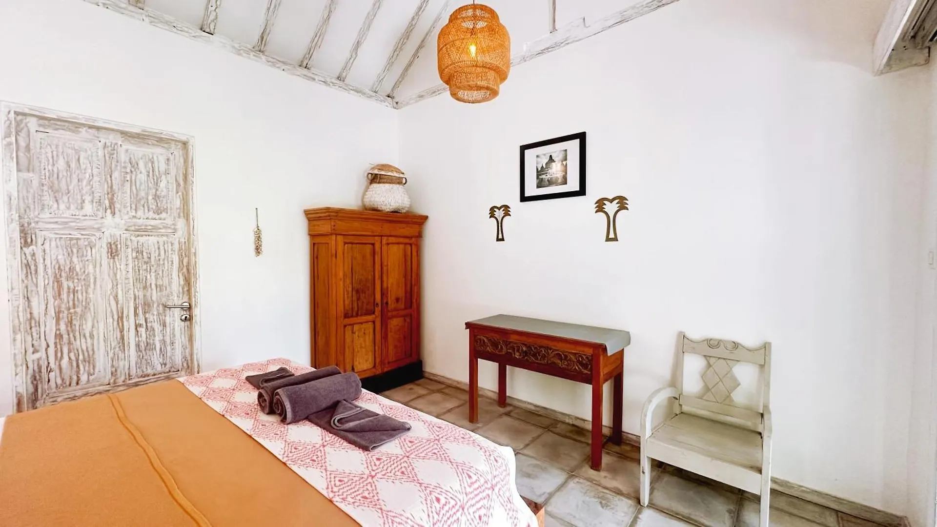 Villa Samudra & Villa Grey Damai - 6 Bedrooms Bingin Uluwatu  Uluwatu (Bali)
