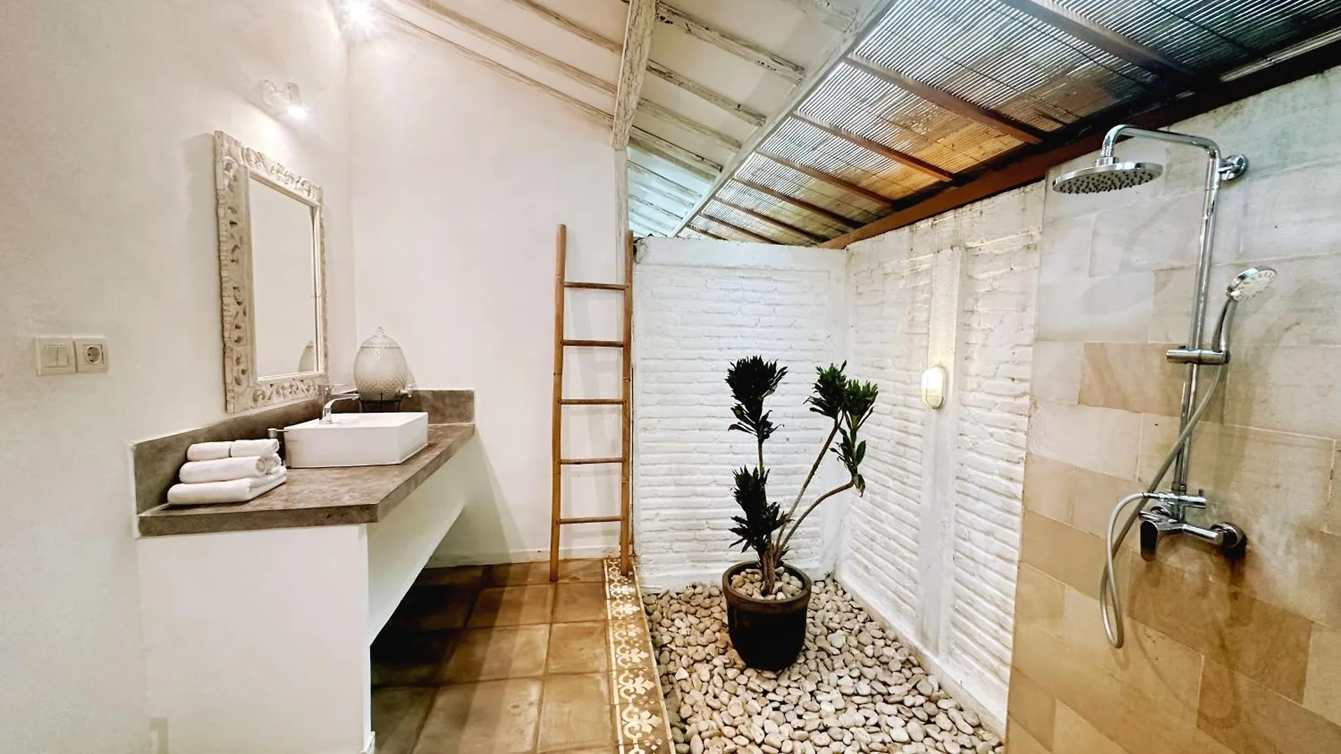 Villa Samudra & Villa Grey Damai - 6 Bedrooms Bingin Uluwatu