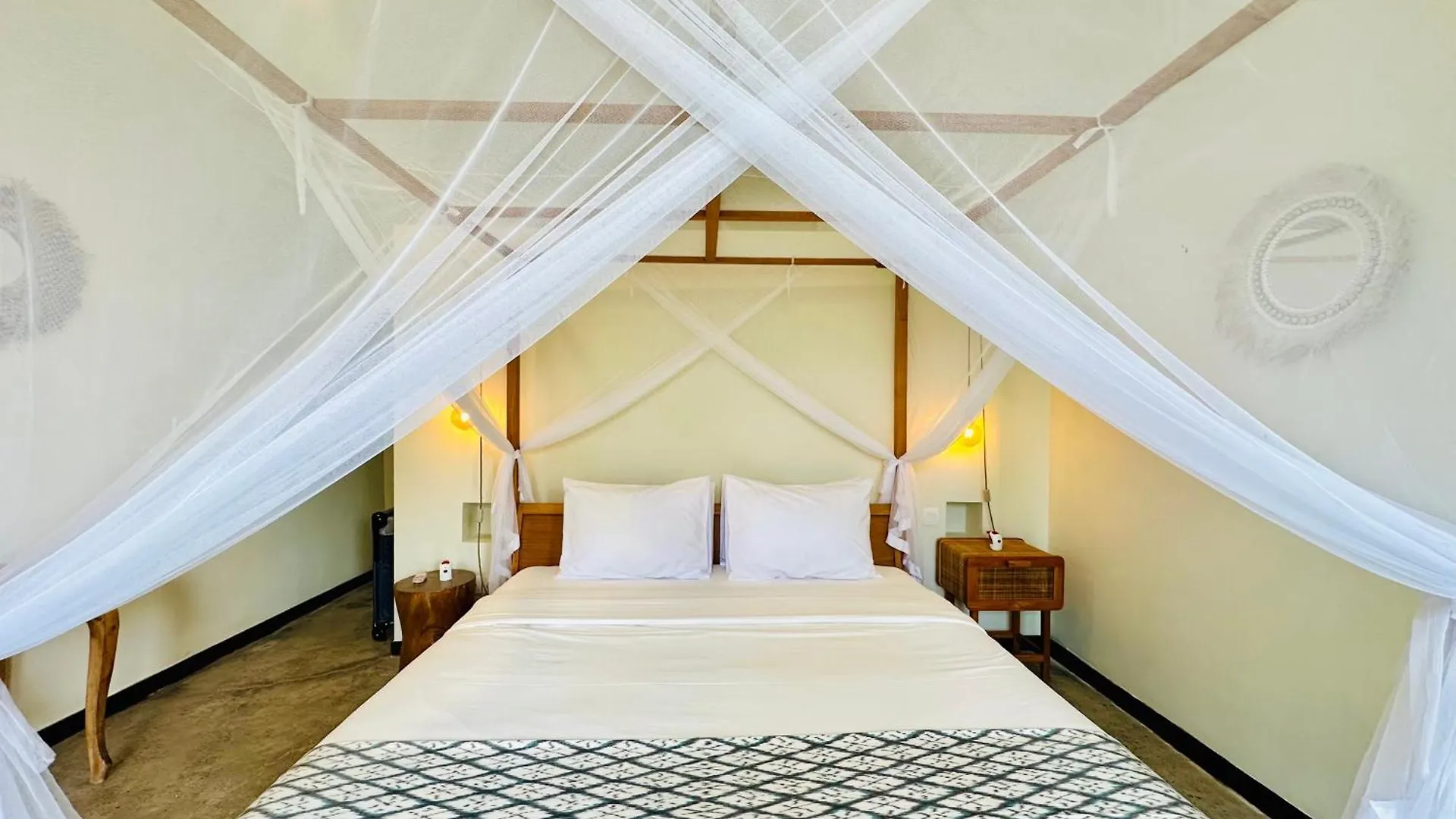 Villa Samudra & Villa Grey Damai - 6 Bedrooms Bingin Uluwatu  Indonesia