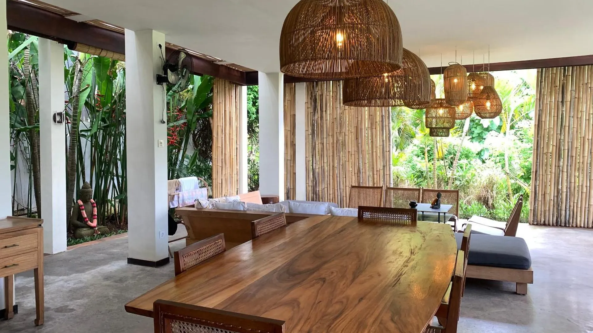Villa Samudra & Villa Grey Damai - 6 Bedrooms Bingin Uluwatu  Indonesia