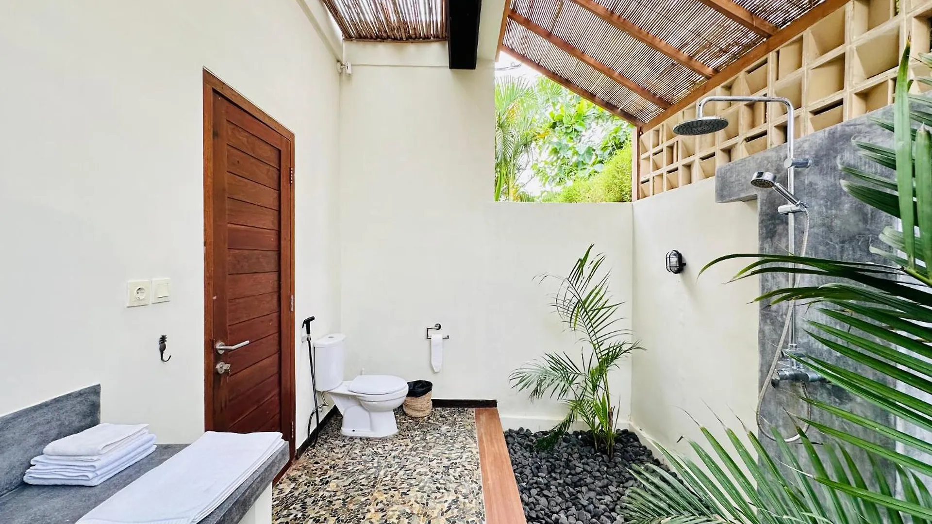 Villa Samudra & Villa Grey Damai - 6 Bedrooms Bingin Uluwatu  Indonesia